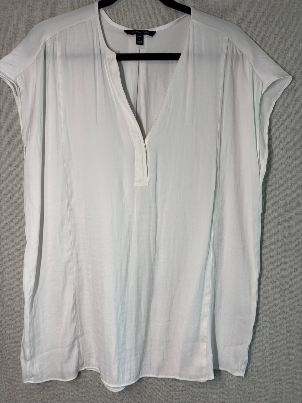 Banana Republic White Split V-Neck Blouse